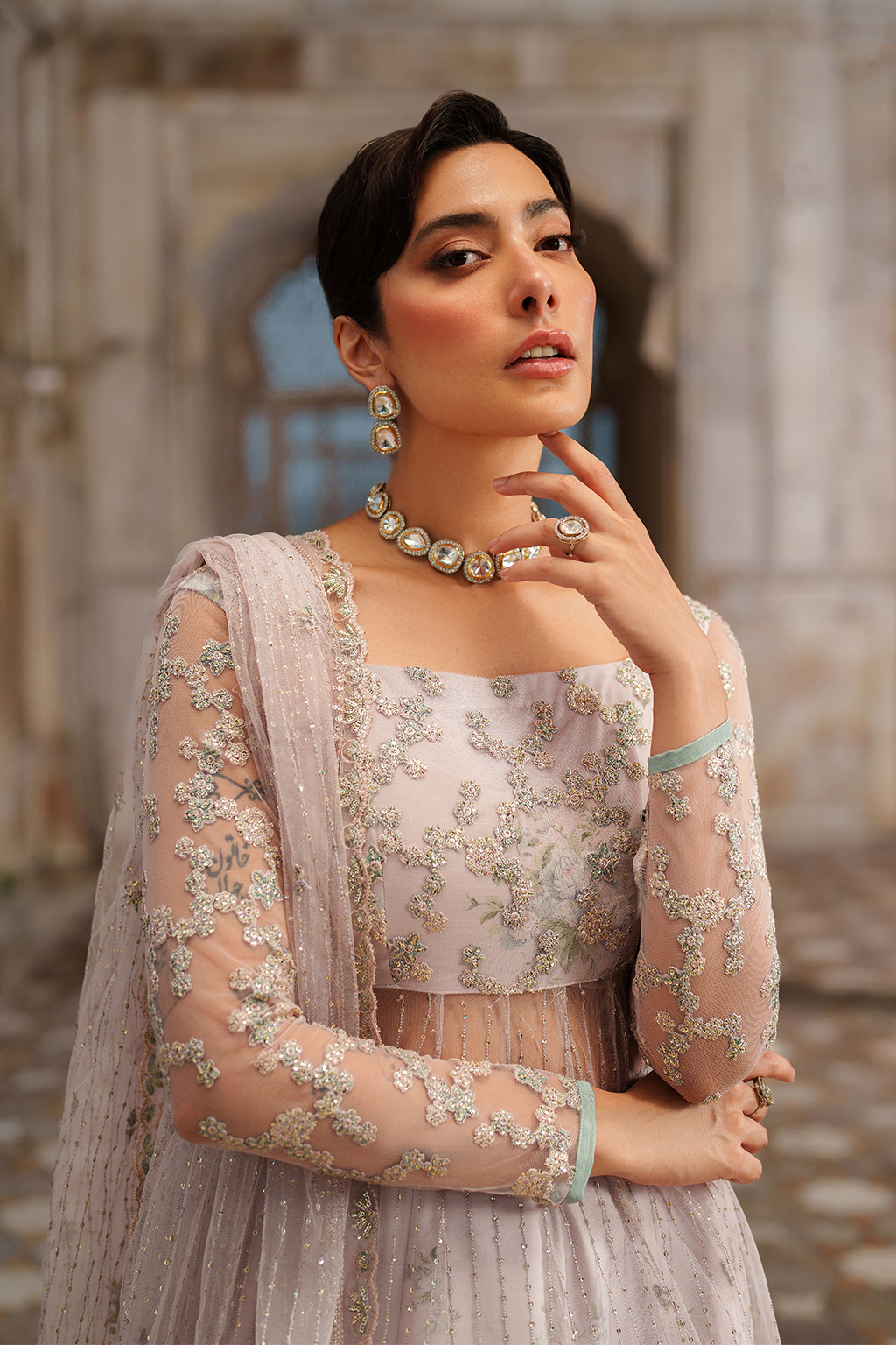 UE-552 Embroidered Net