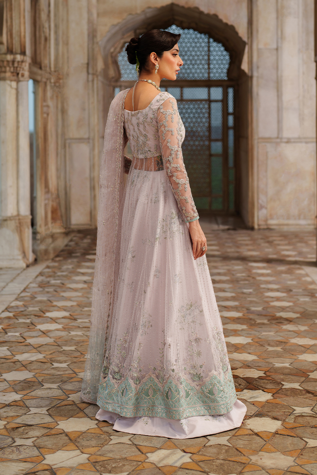 UE-552 Embroidered Net
