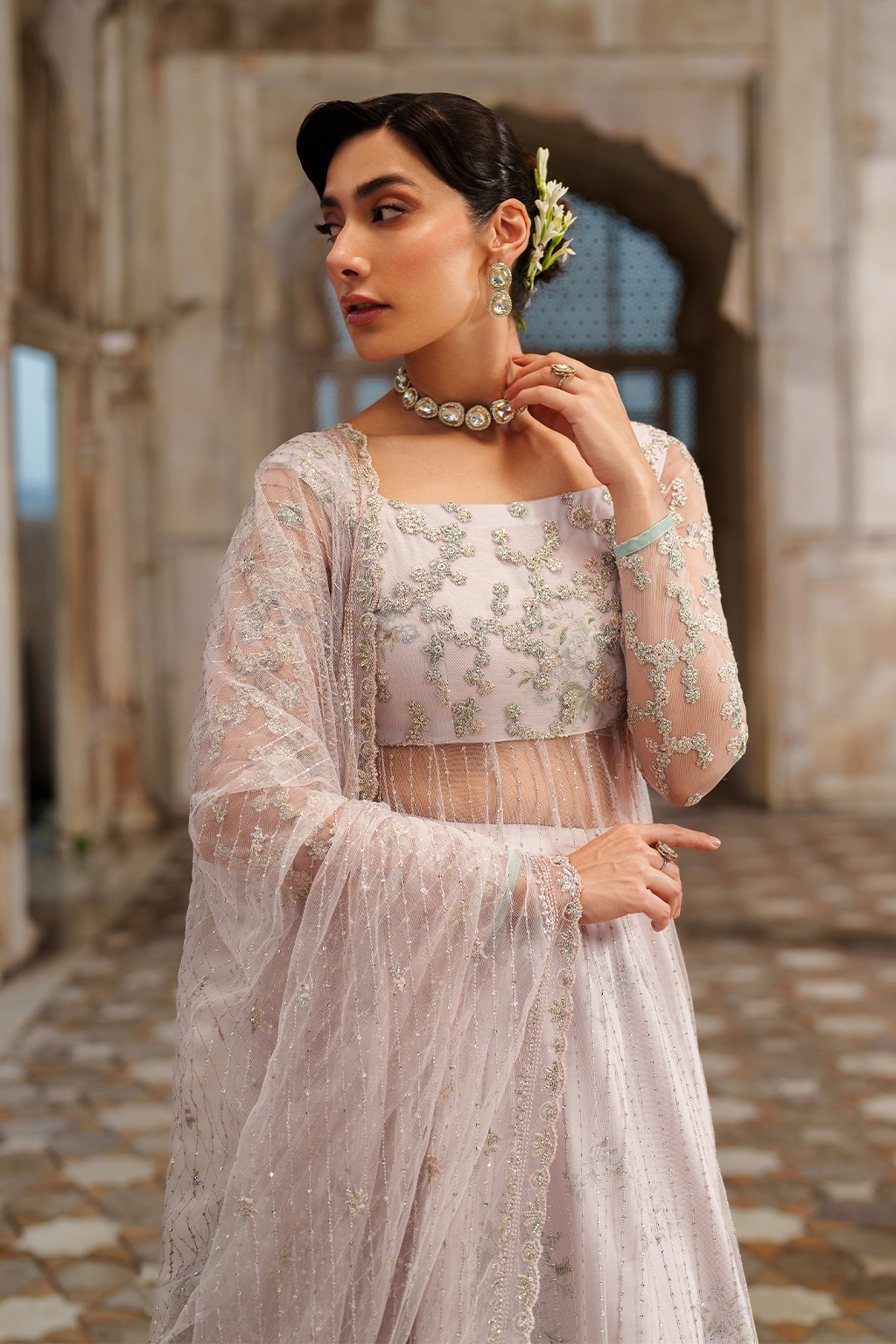 UE-552 Embroidered Net