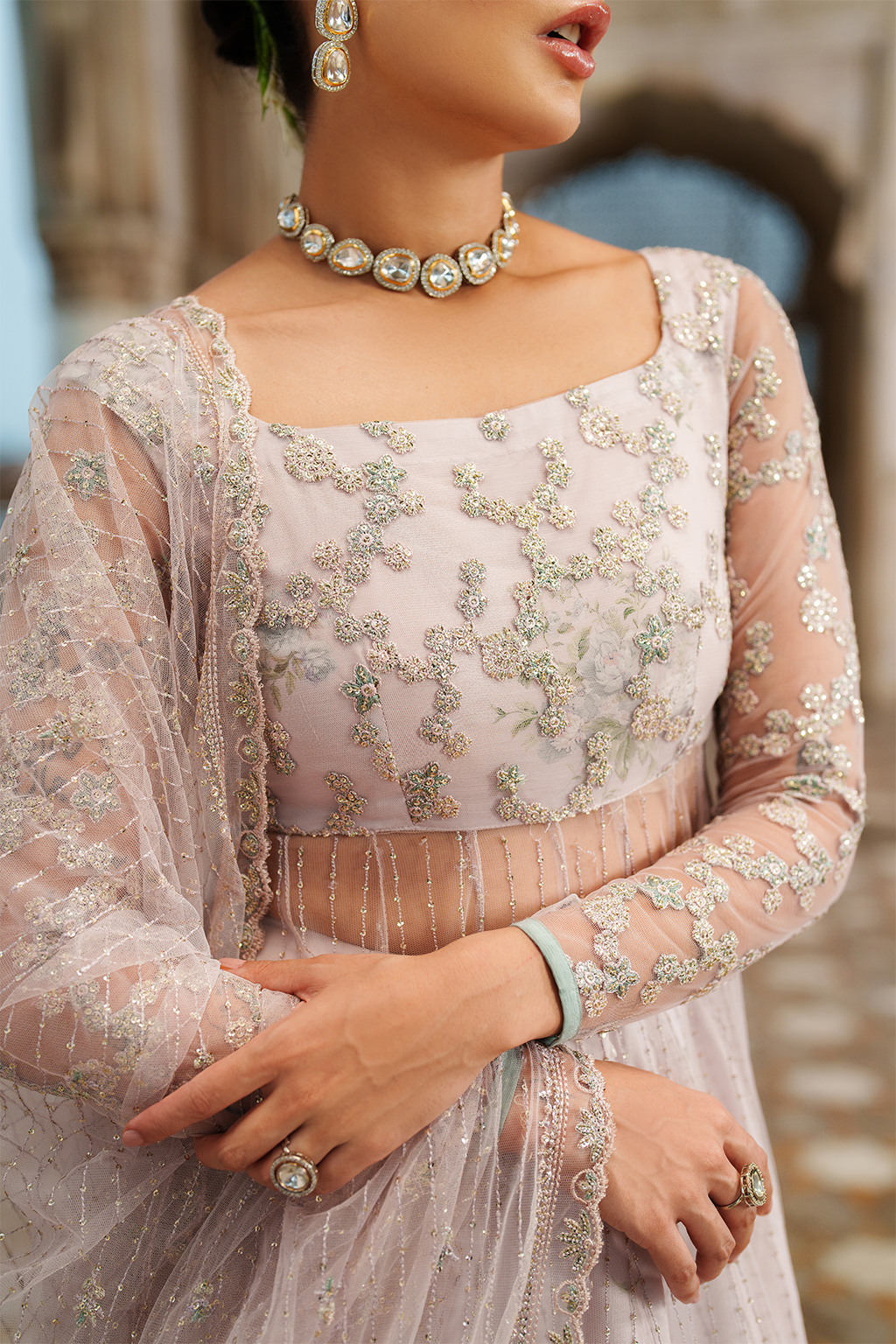 UE-552 Embroidered Net