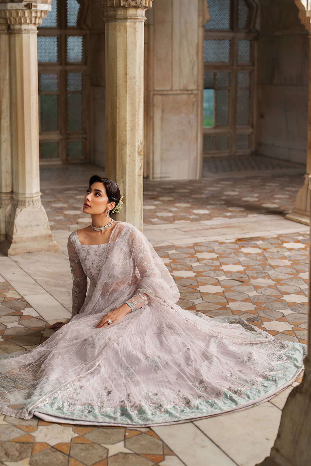 UE-552 Embroidered Net
