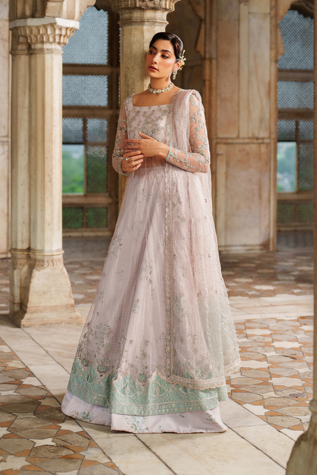 UE-552 Embroidered Net