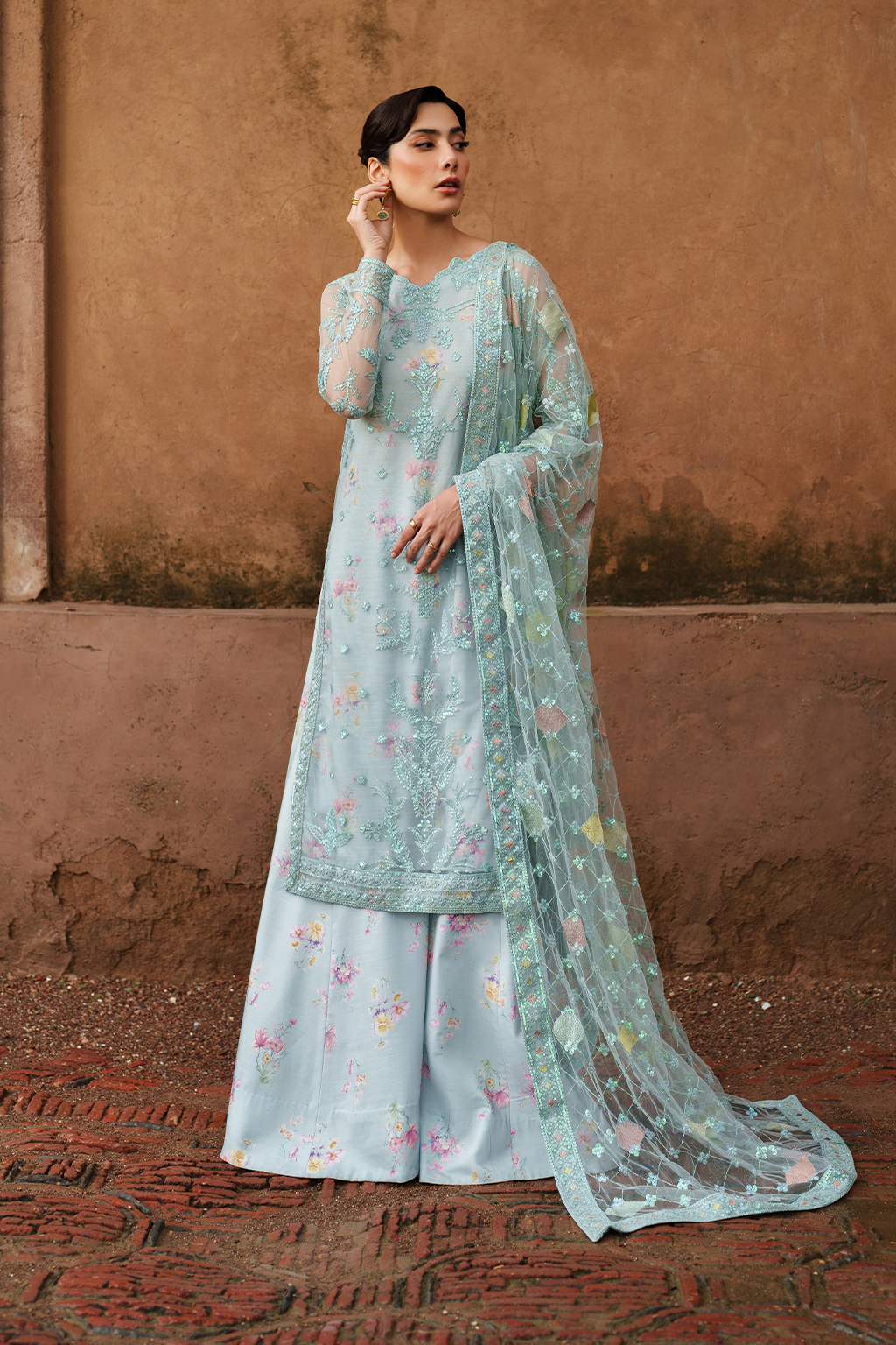 UE-535 Embroidered Net