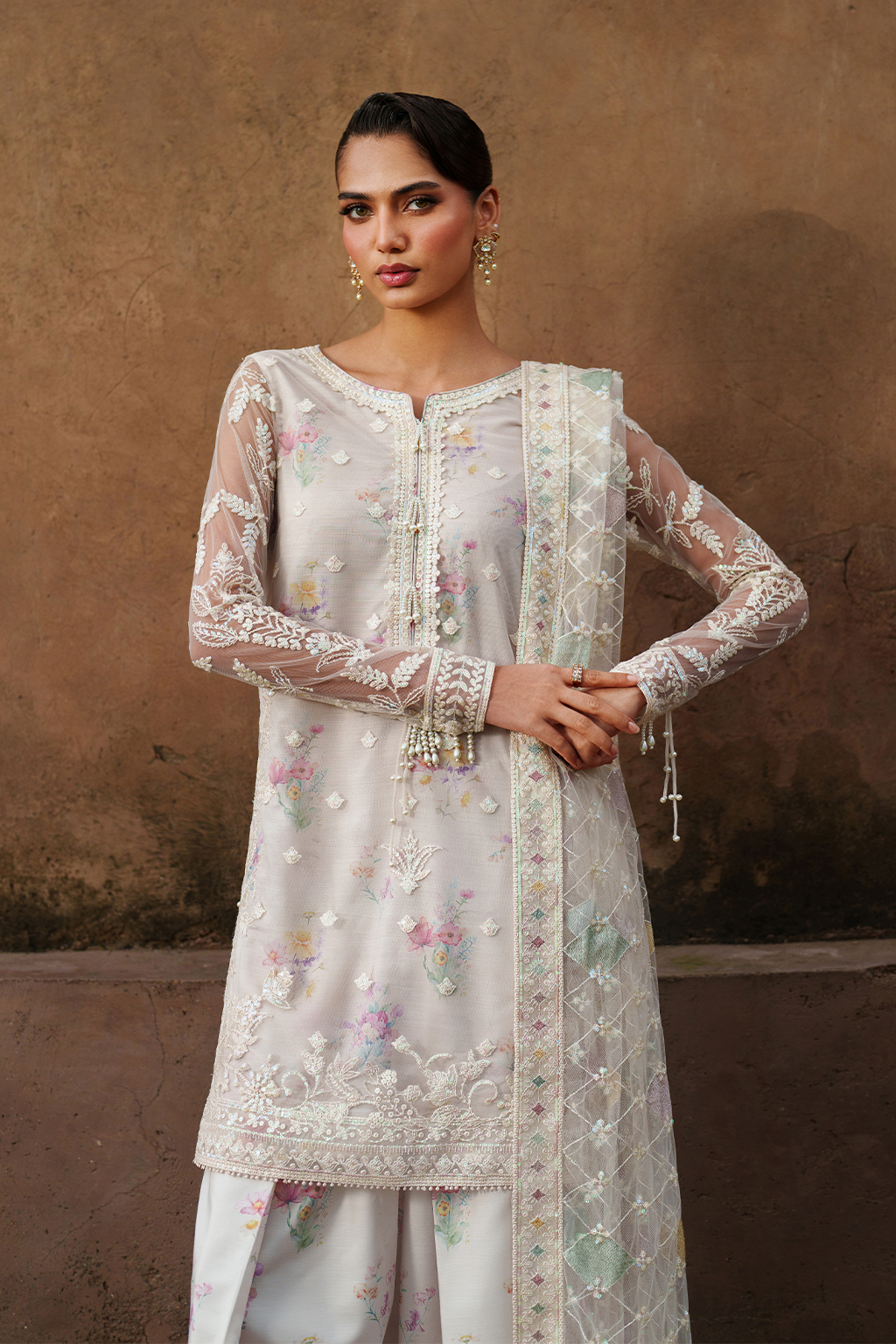 UE-534 Embroidered Net