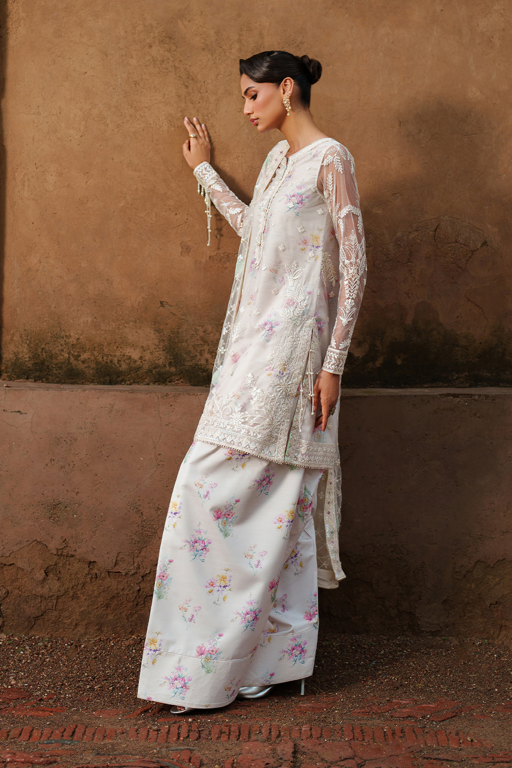 UE-534 Embroidered Net