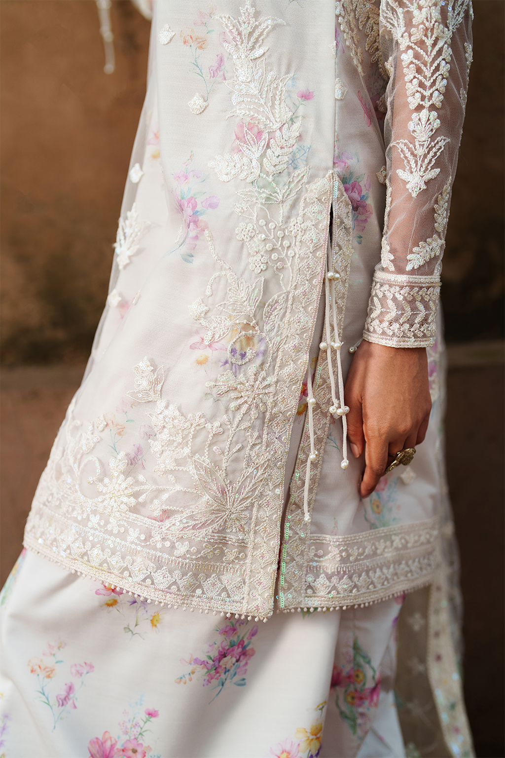 UE-534 Embroidered Net