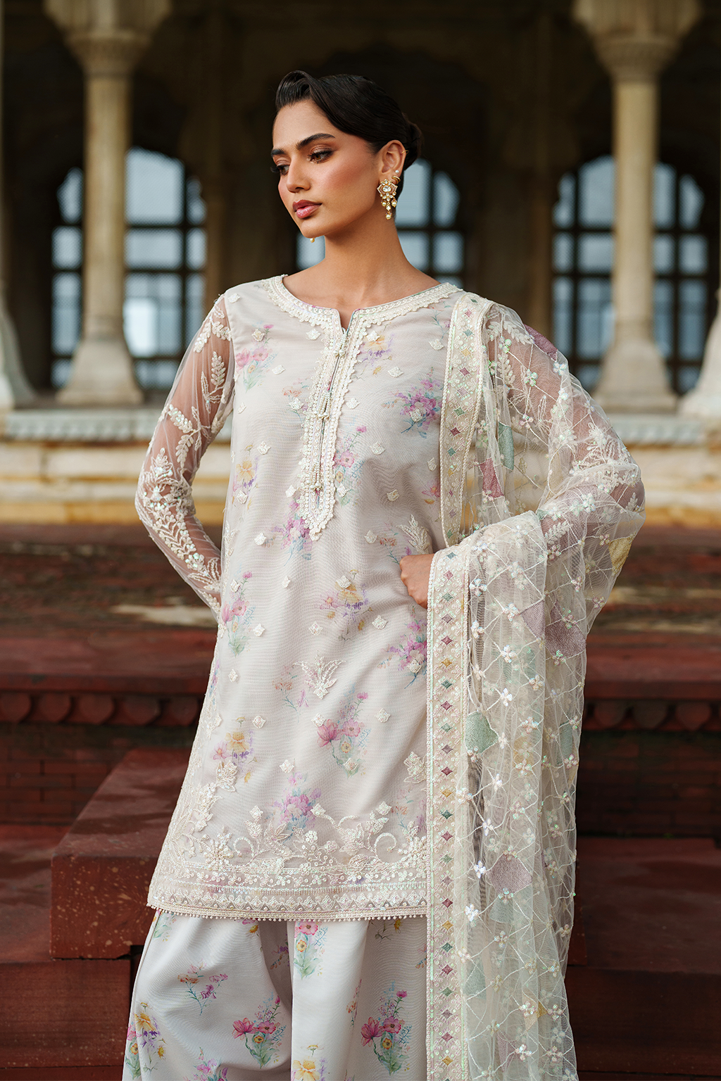 UE-534 Embroidered Net