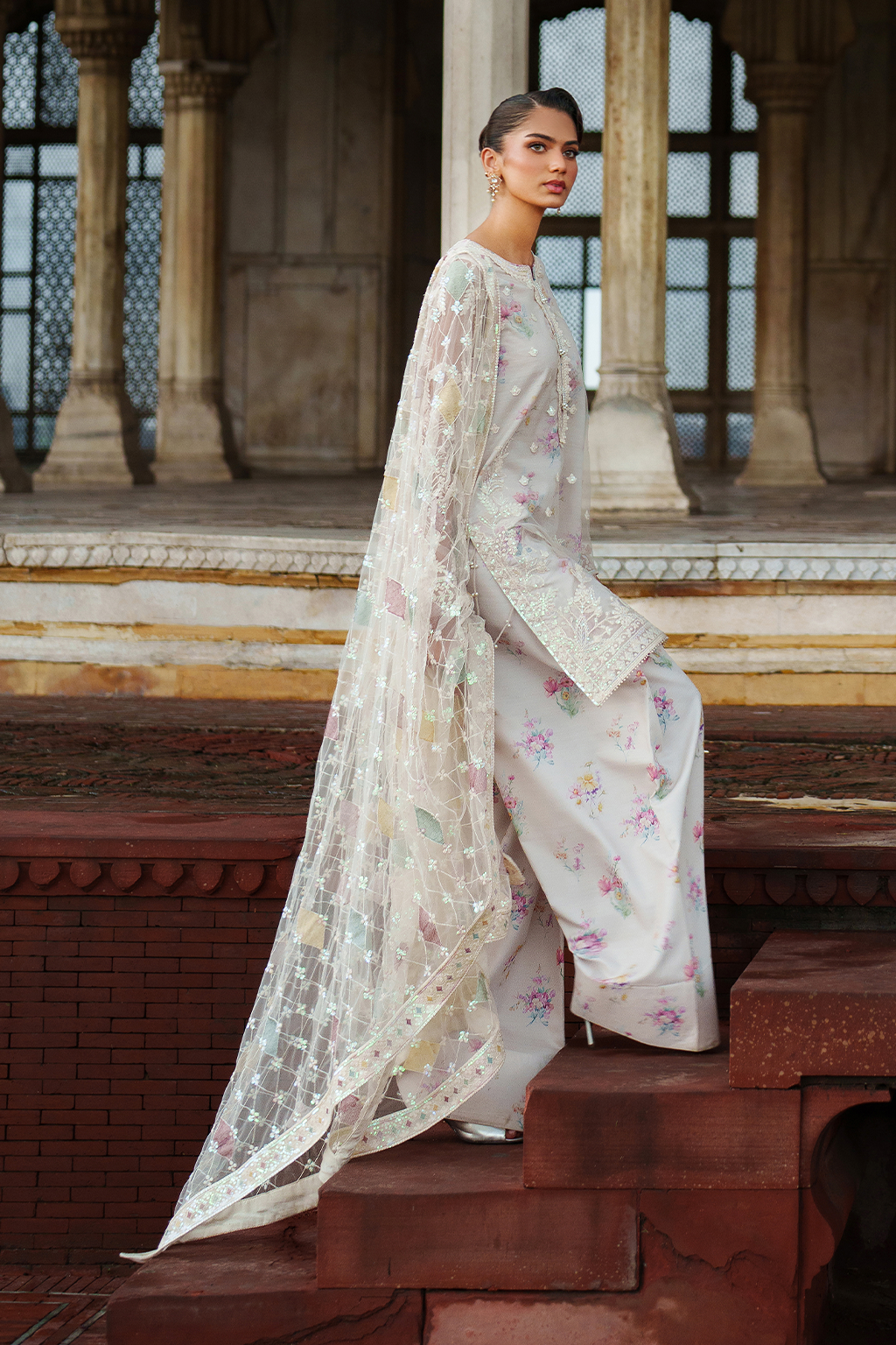 UE-534 Embroidered Net