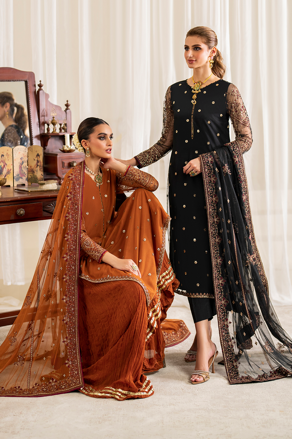 UE-288 Embroidered Net