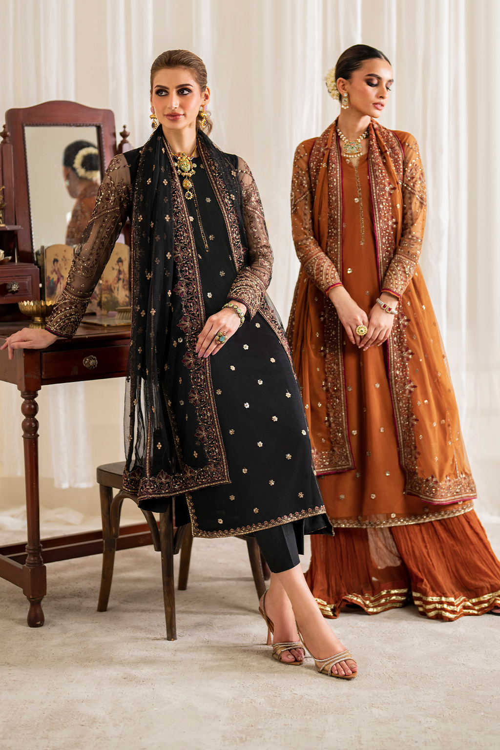 UE-287 Embroidered Net
