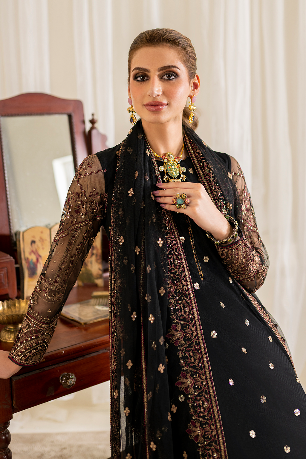 UE-288 Embroidered Net