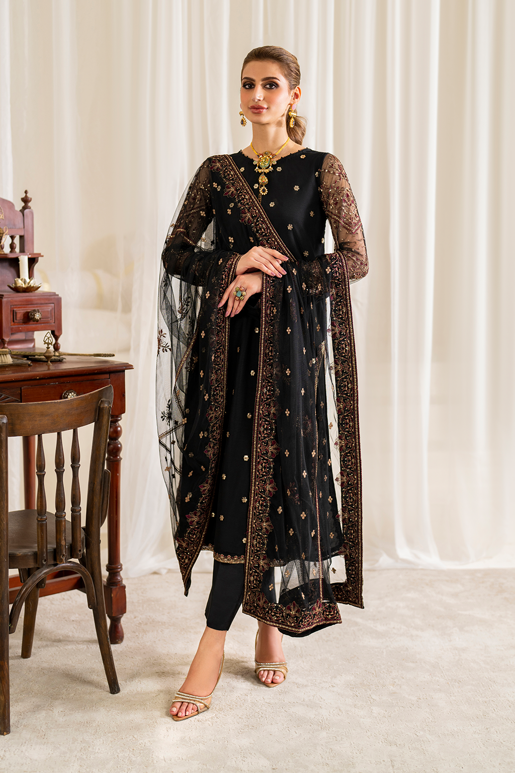 UE-288 Embroidered Net