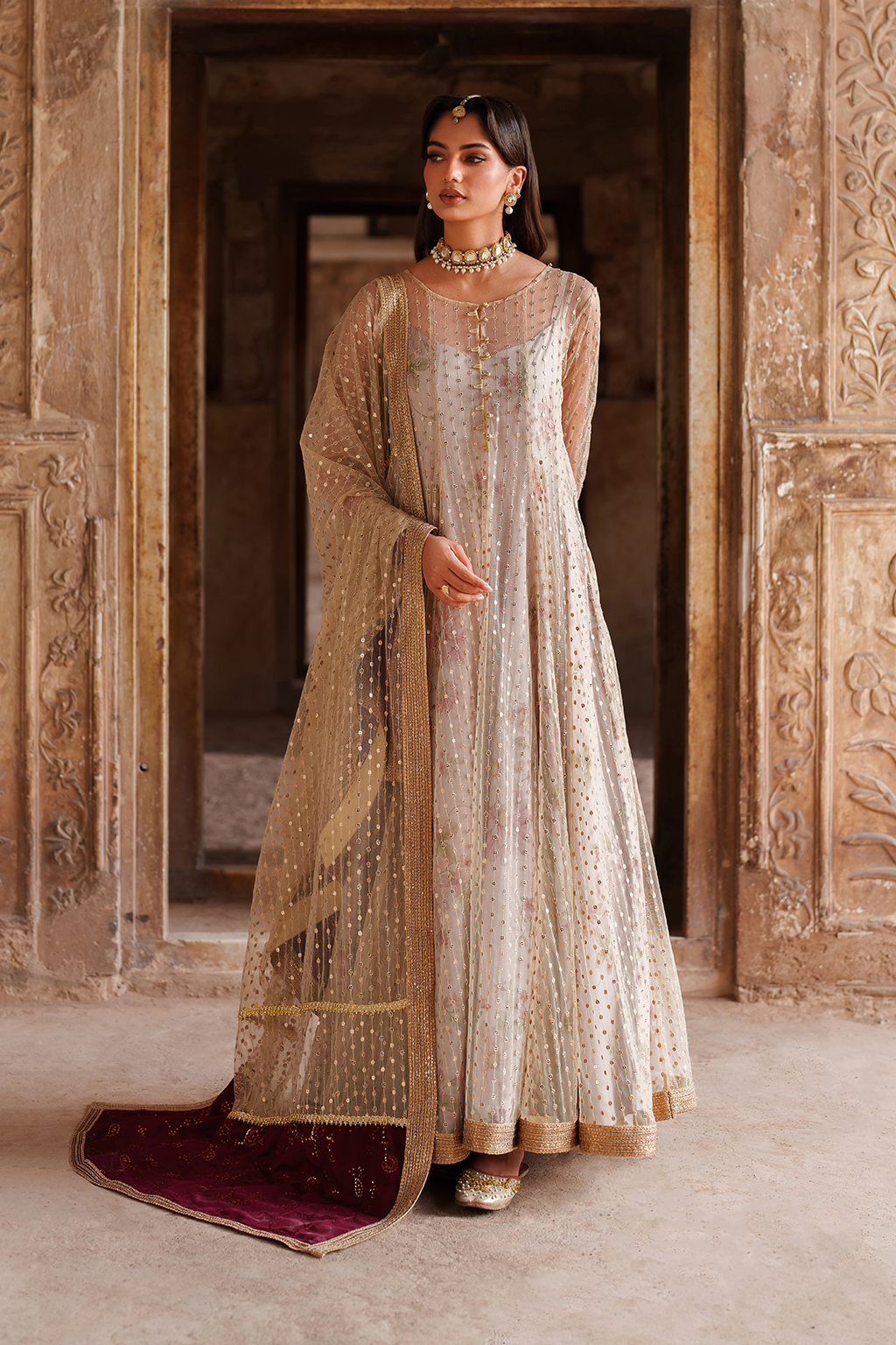 UE-548 Embroidered Net