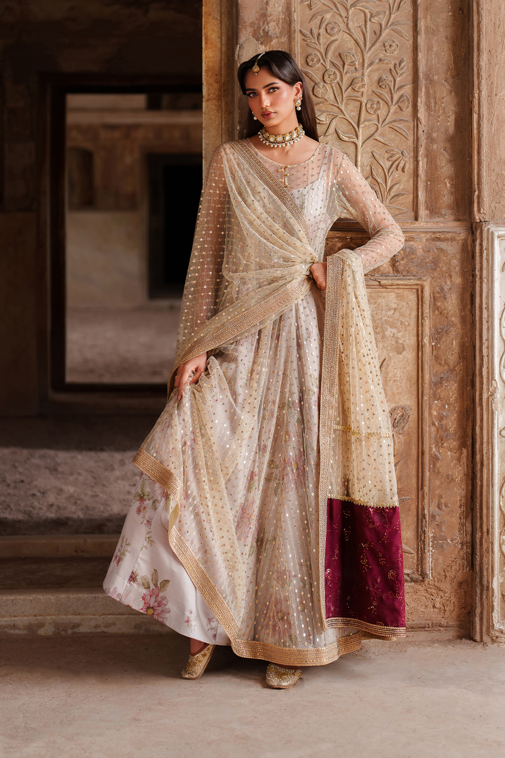 UE-548 Embroidered Net
