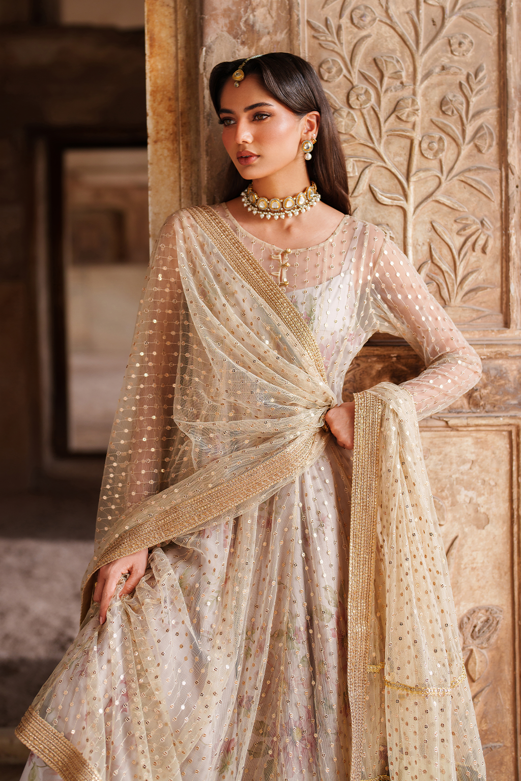 UE-548 Embroidered Net