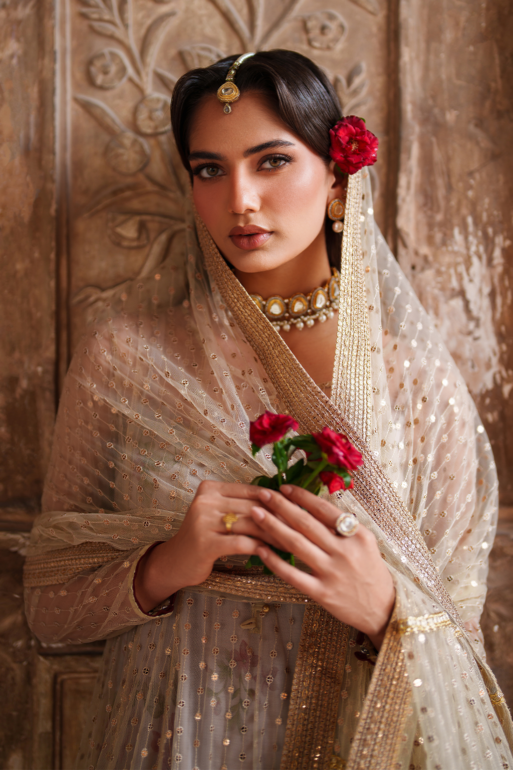 UE-548 Embroidered Net