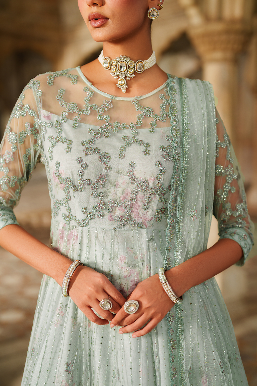 UE-553 Embroidered Net