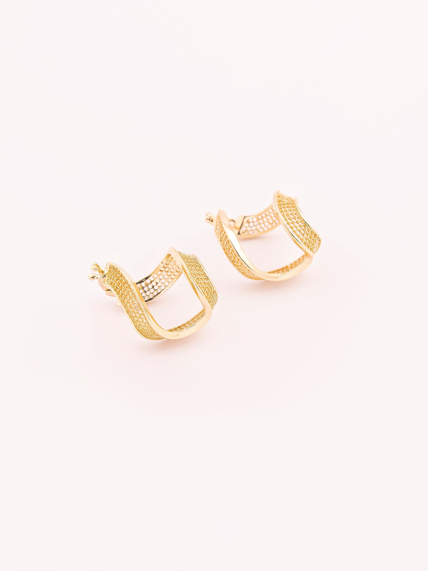 Metallic Twist Earring