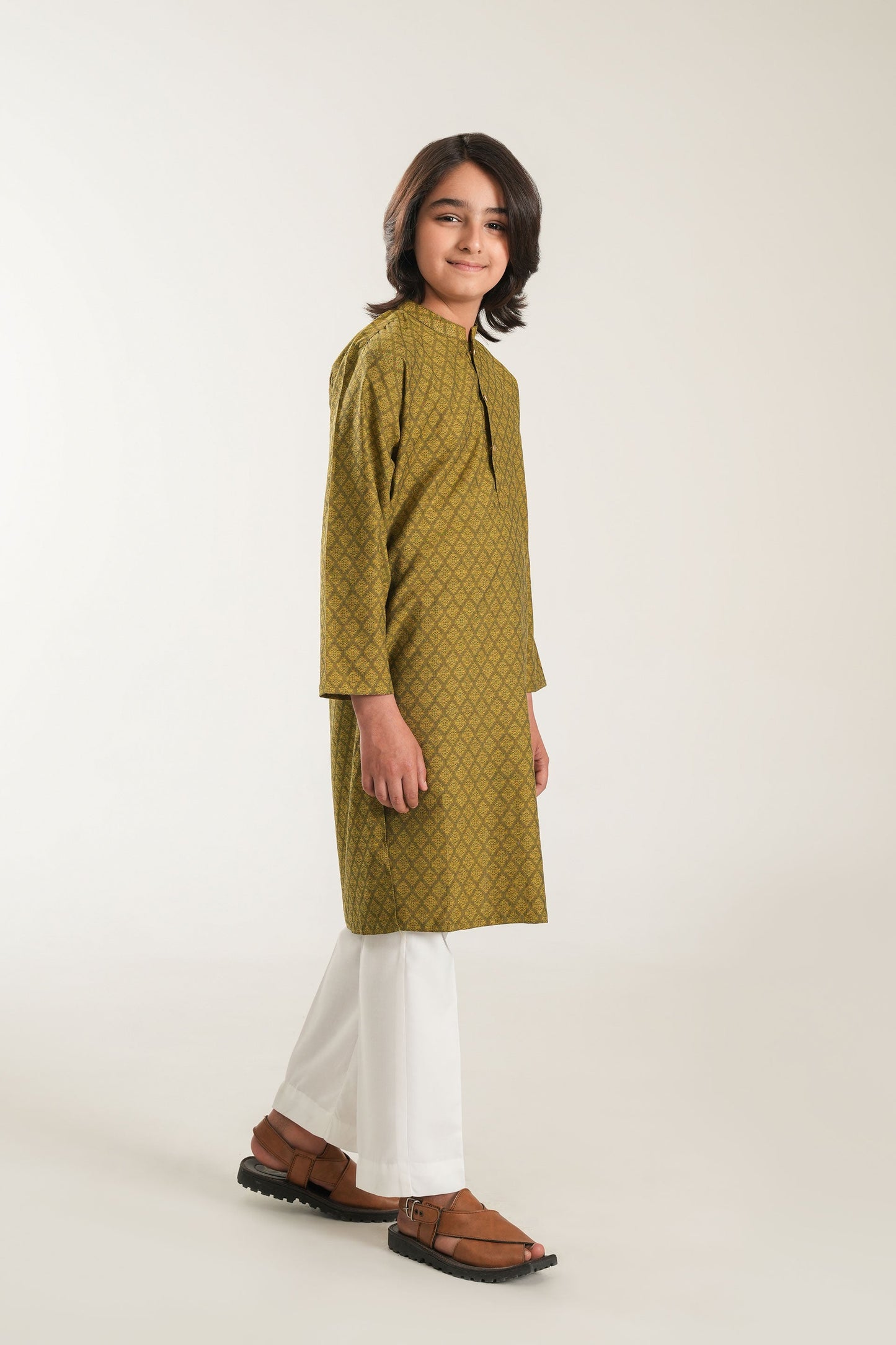 Kurta With Embroidery (FBSK-818)