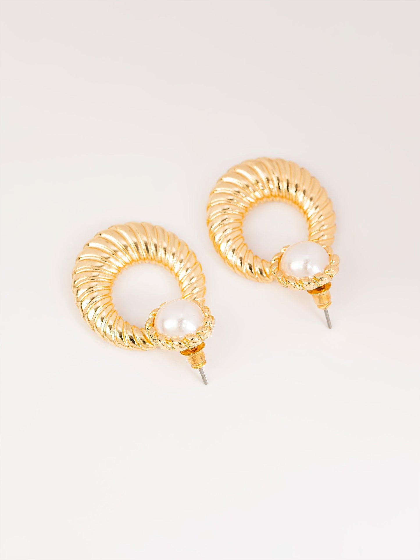 Classic Pearl Earrings