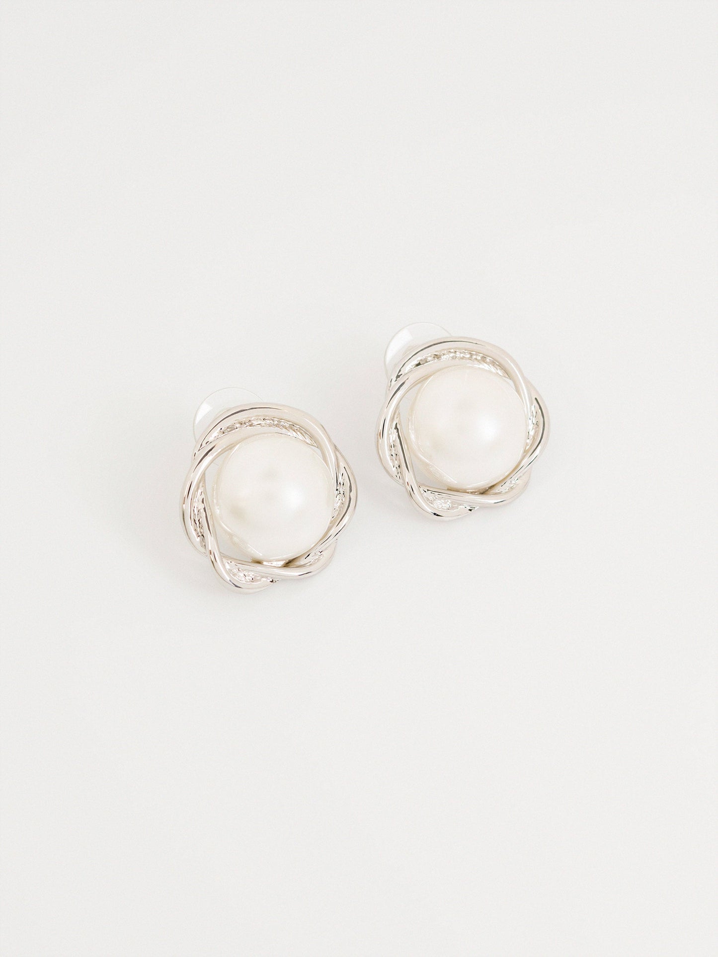 Floral Pearl stud Earrings