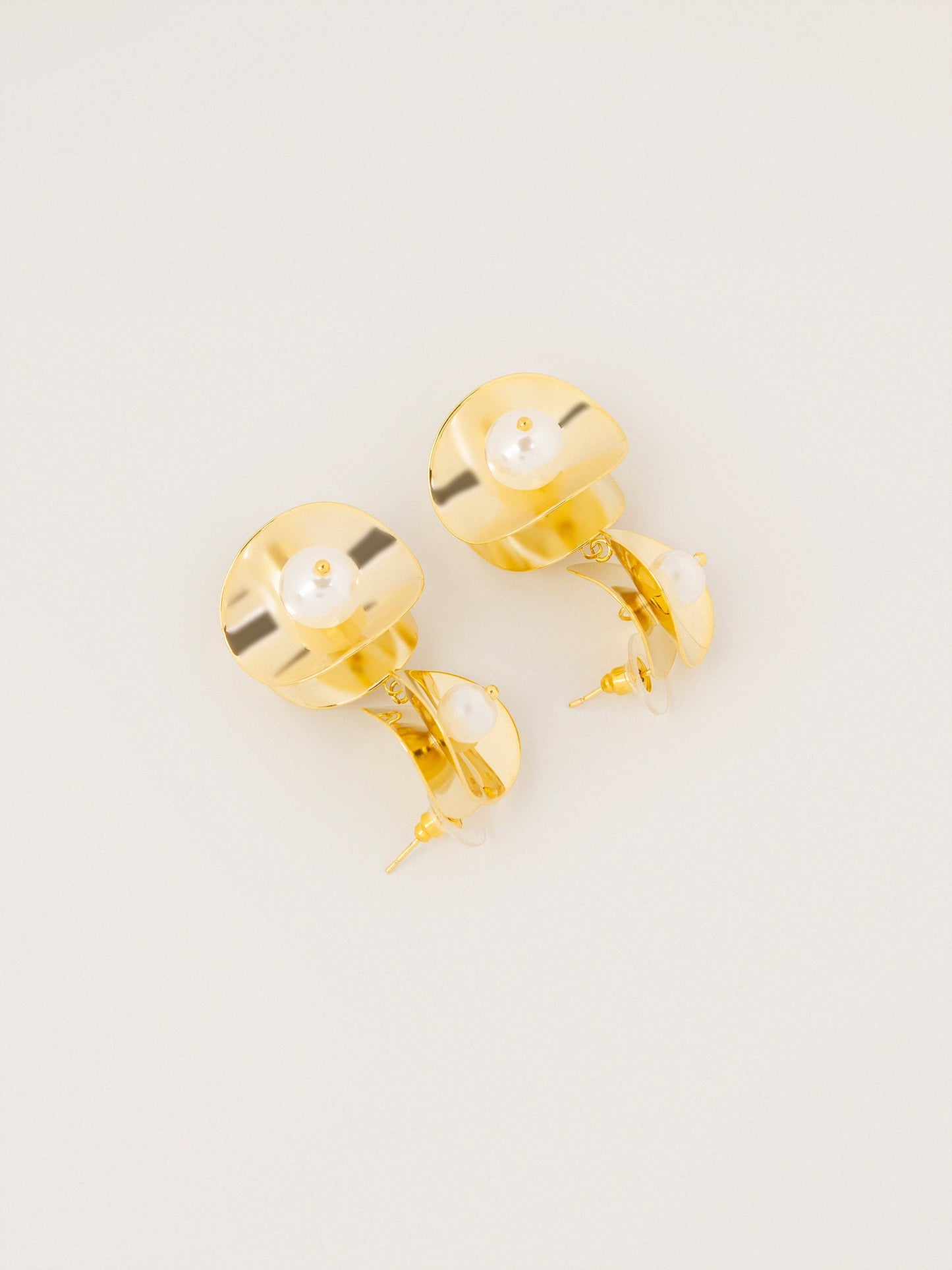 Sculpted Pearl Earrings