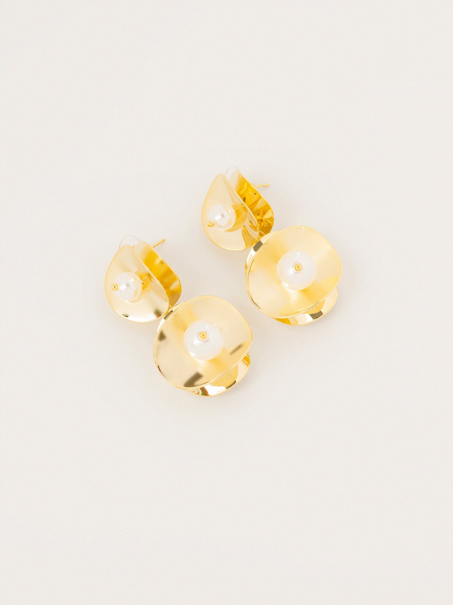 Sculpted Pearl Earrings