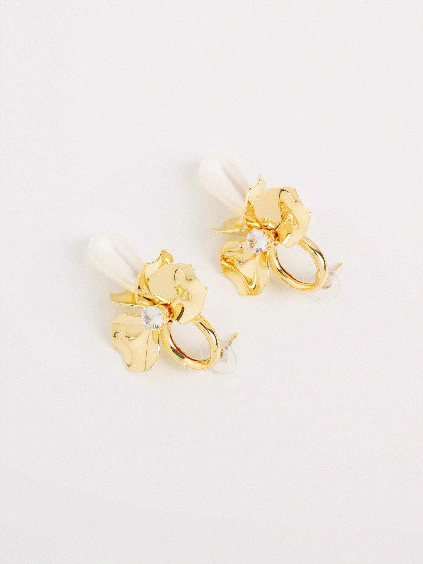 Bow Pearl Earrings