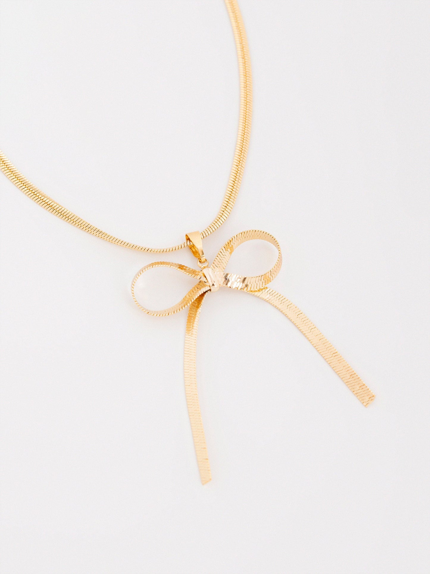 Bow Chain Necklace