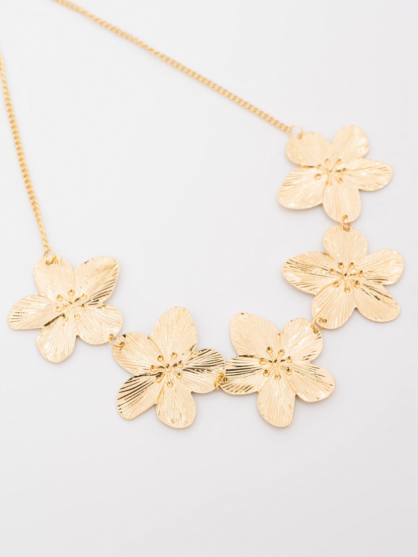 Floral Pendant Necklace