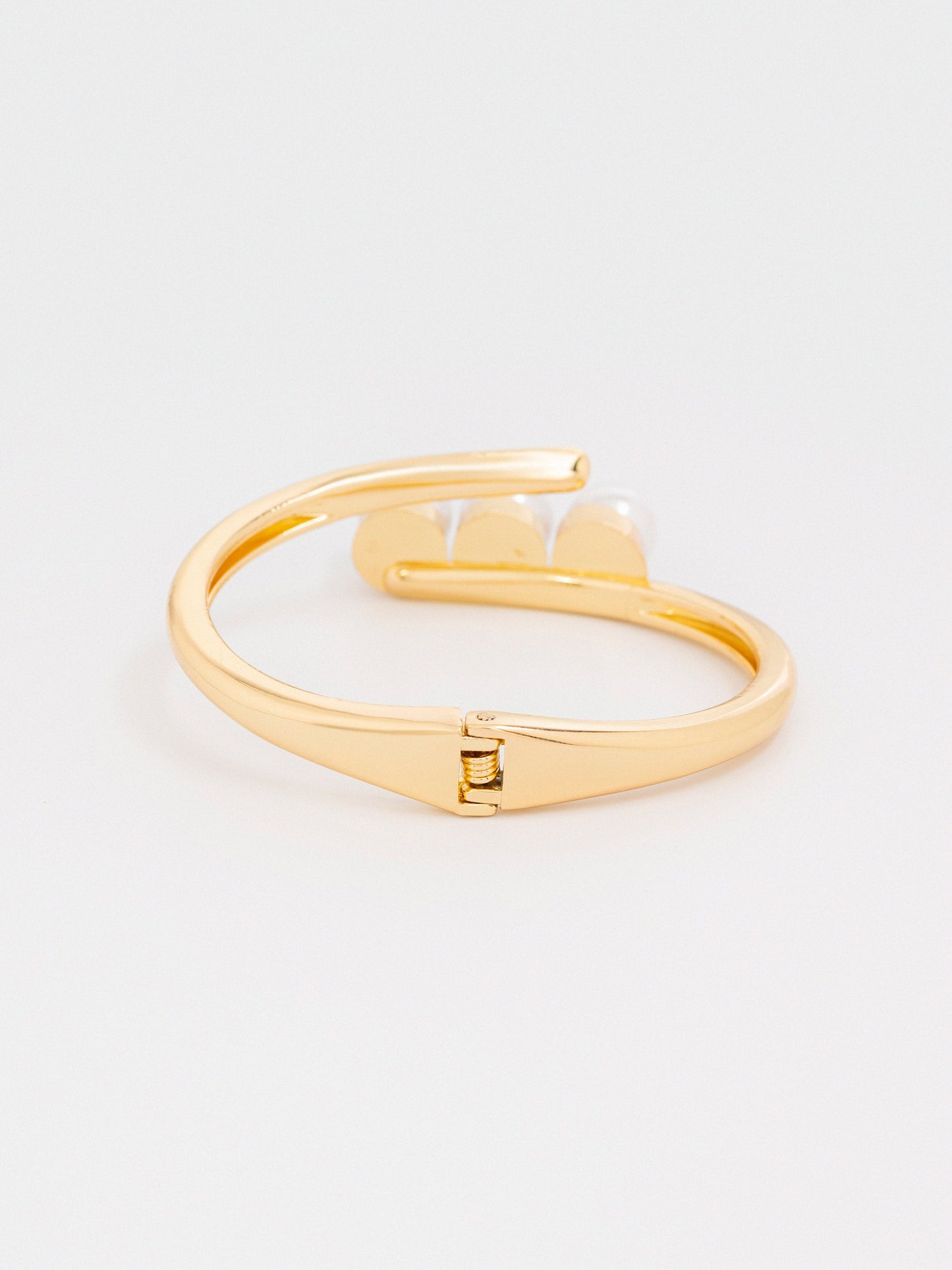 Sleek Pearl Bracelet