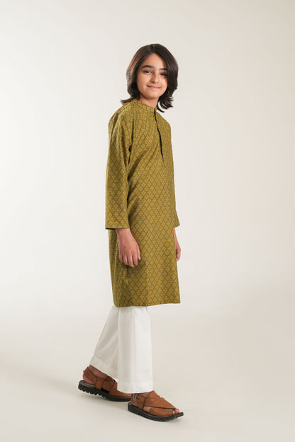 Kurta With Embroidery (FBSK-818)