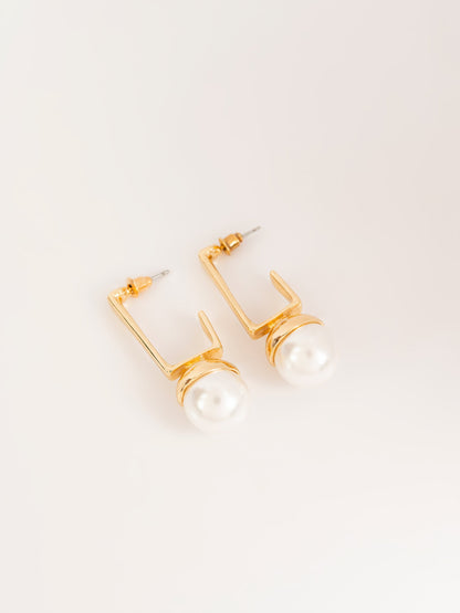 Dangle Pearl Earrings