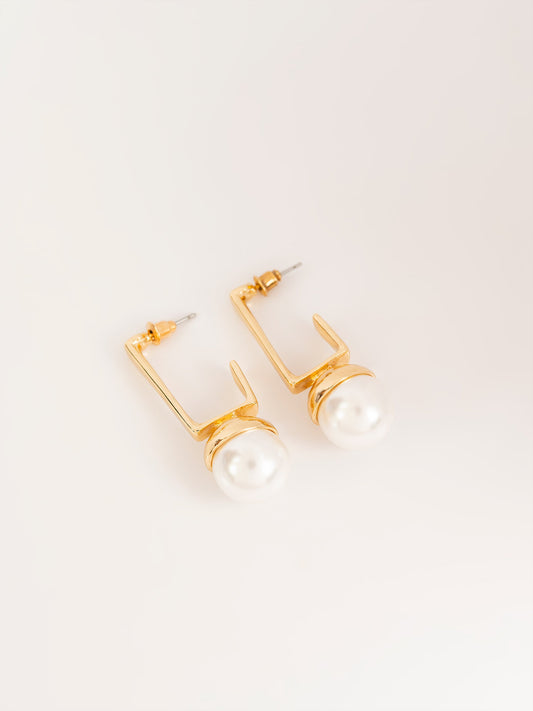 Dangle Pearl Earrings
