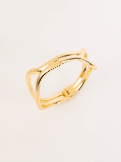 Interlocking Wavy Bracelet