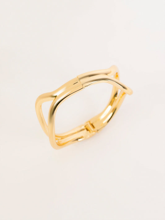 Interlocking Wavy Bracelet