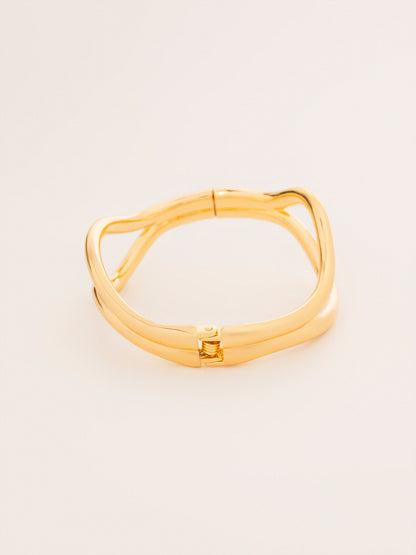 Interlocking Wavy Bracelet
