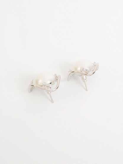 Curved Pearl Studs