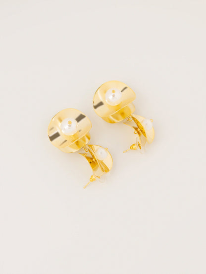 Sculpted Pearl Earrings