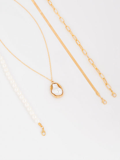 Layered Pearl Necklace Set