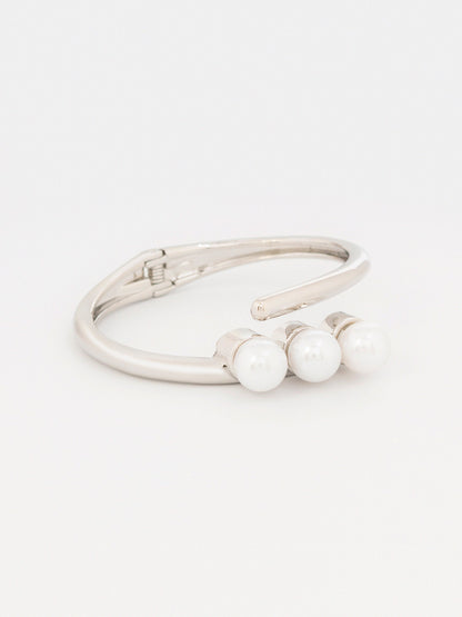 Sleek Pearl Bracelet